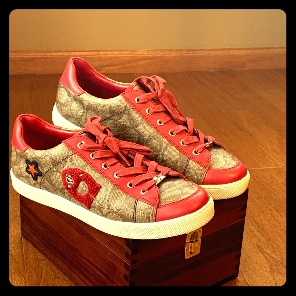 Almost NEW! UNIQUE COACH Brown & Red leather shoes